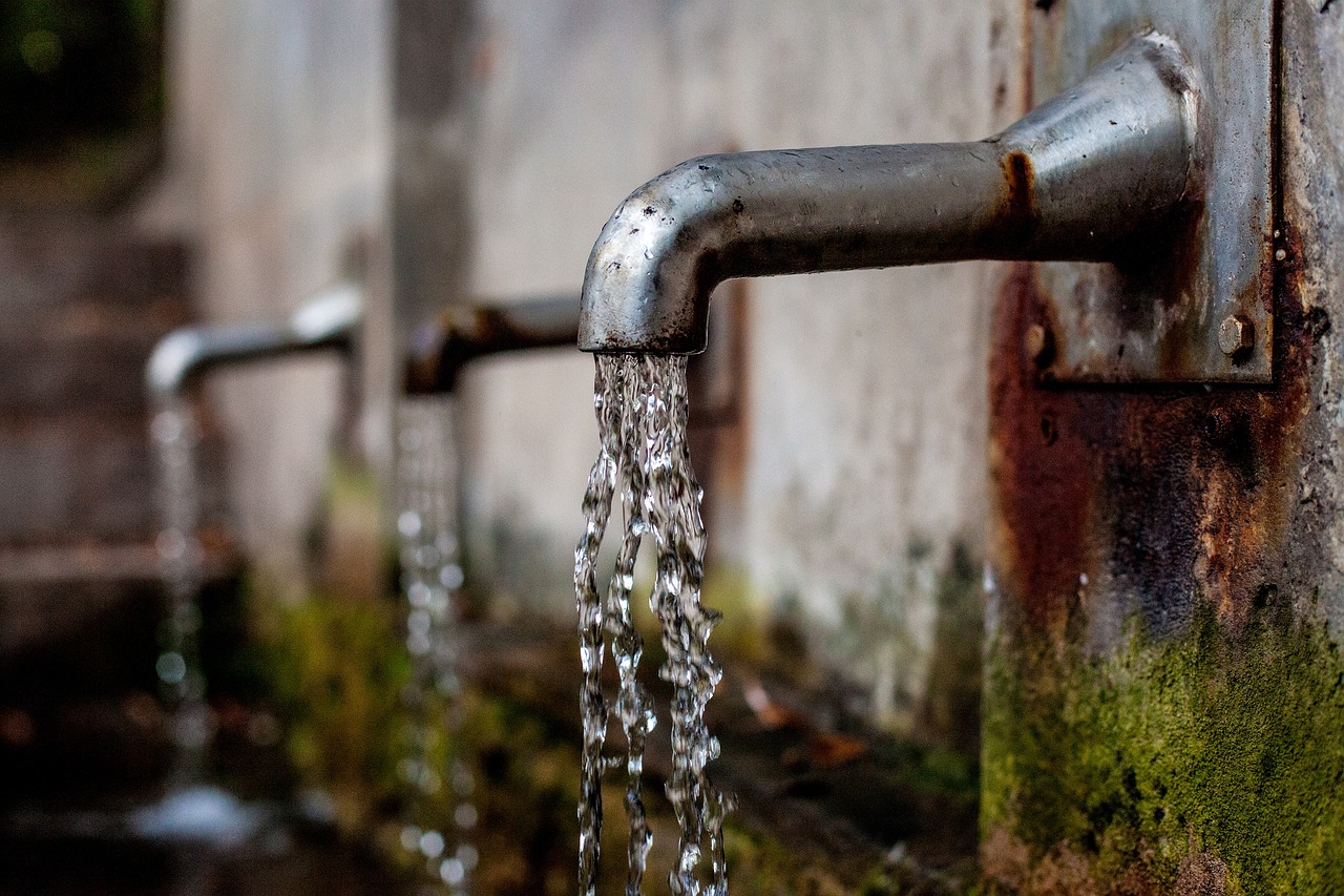 Wasserfiltration zu Trinkwasser